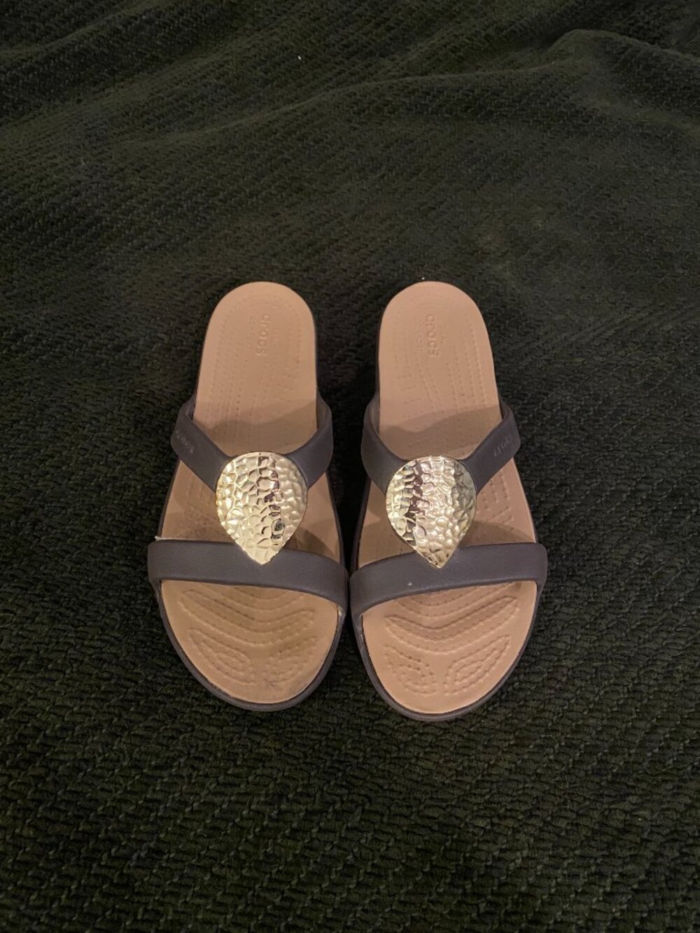 CROCS Women's Brown Sandals with Gold Teardrop Accent 7
